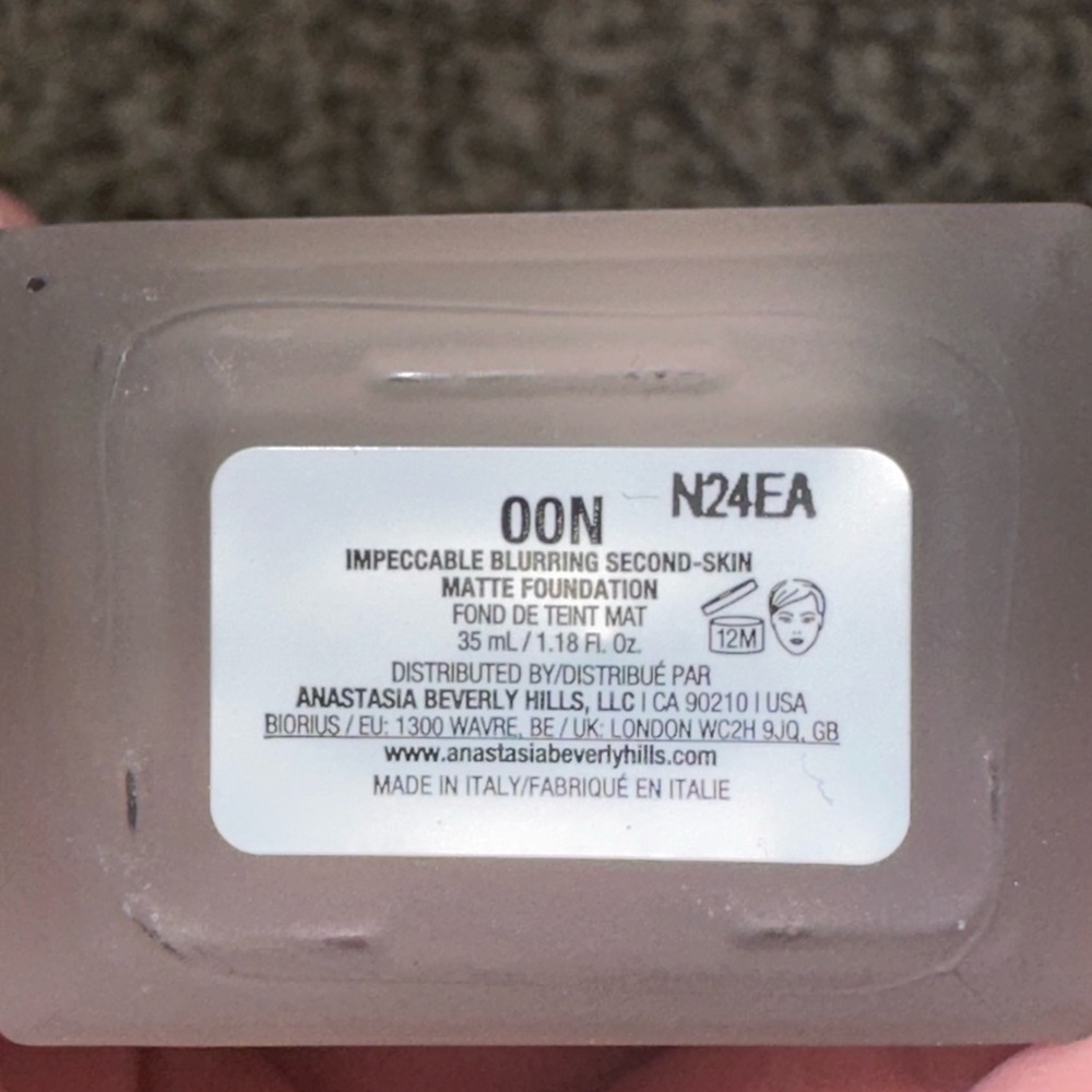 Anastasia Beverly Hills Impeccable Blurring Foundation - 00N Cream Foundation - Picture 10 of 14